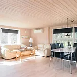 7 Person In Ulfborg-by Traum * Ulfborg
