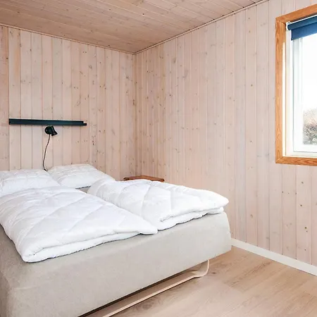 7 Person In Ulfborg-by Traum *