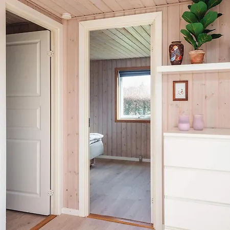 7 Person In Ulfborg-by Traum *