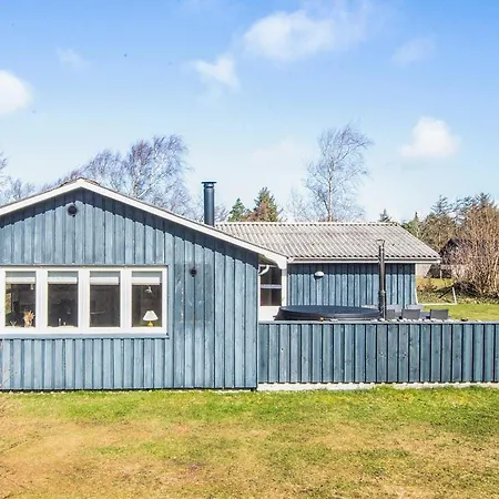 7 Person In Ulfborg-by Traum